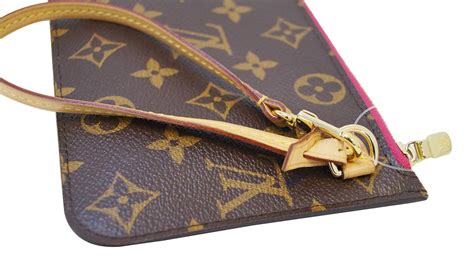 lv wristlet